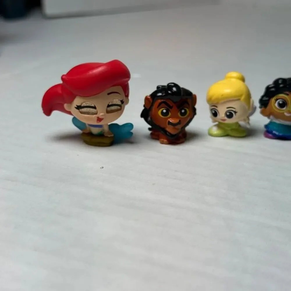 Disney Doorables&mini figures lot of 10
